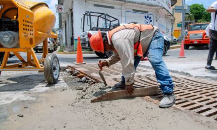 Gobierno de Tuxpan concluye la sustitución de rejillas en la calle 15 de Septiembre