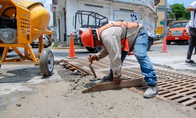 Gobierno de Tuxpan concluye la sustitución de rejillas en la calle 15 de Septiembre