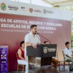 Se entregan 115 pantallas a 30 telesecundarias de Tuxpan