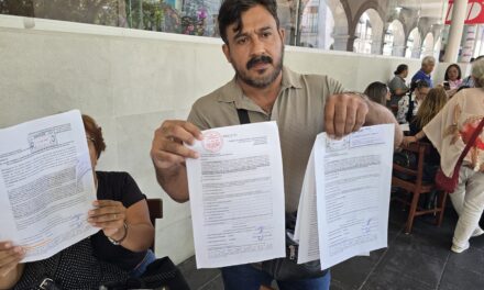 Expolicías de Poza Rica, Tihuatlán y Coatzintla vuelven a Xalapa por pagos pendientes