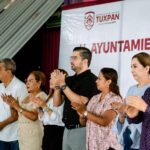 Ayuntamiento de Tuxpan entrega 706 láminas y 18 tinacos en apoyo a comunidades