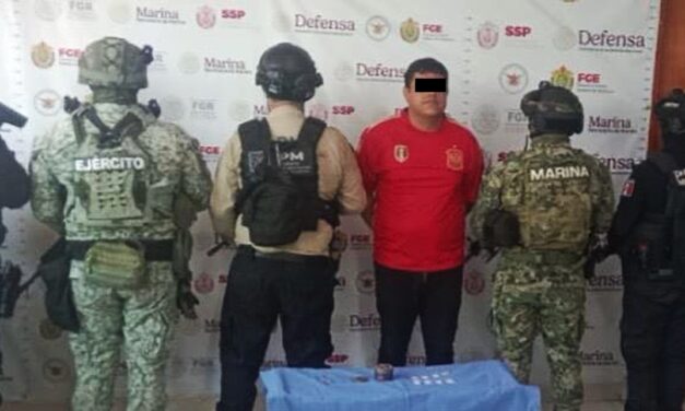 Cae menor ligado a célula criminal en Pánuco; aseguran siete armas