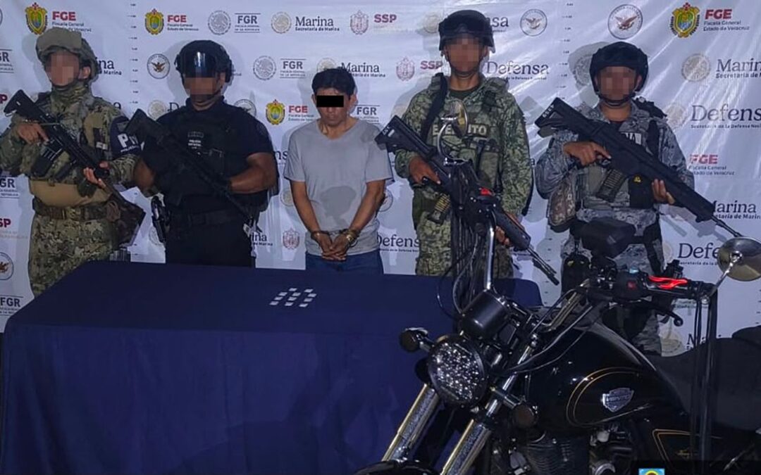 Operativos conjuntos aseguran 400 litros de hidrocarburo y más de 120 dosis de presuntas sustancias ilícitas