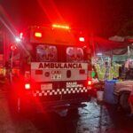 La descarga terminó en el hospital: joven cae de un camión en Poza Rica