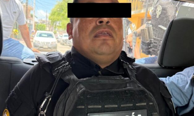 Detienen a comandante de la Policía Municipal de Pánuco; investigan presuntos vínculos con delincuentes