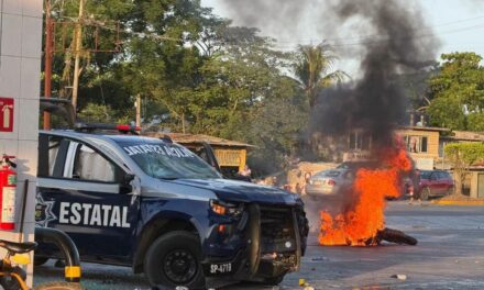Destituyen a comandante y nueve policías tras muerte de automovilista en Álamo