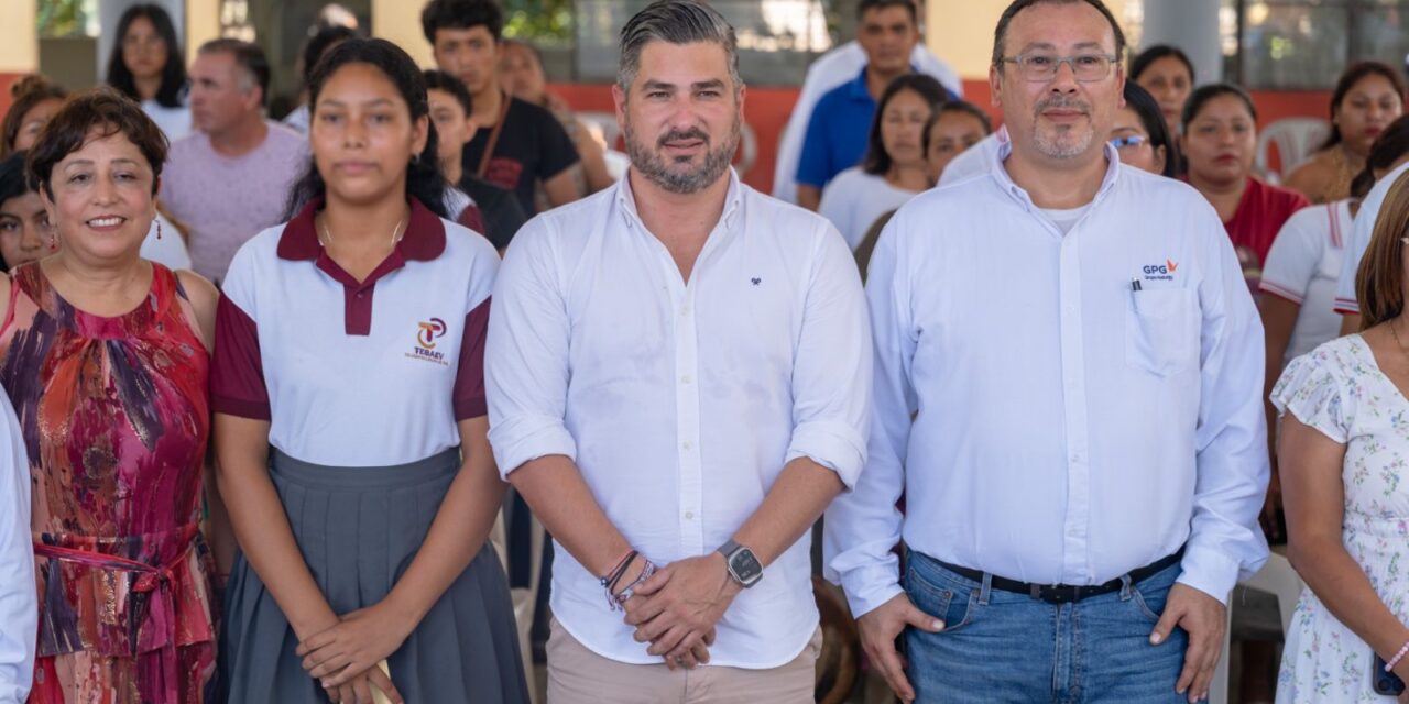 AYUNTAMIENTO DE TUXPAN Y GRUPO NATURGY ENTREGAN 64 BECAS A ESTUDIANTES DE COMUNIDADES