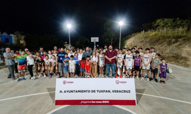 GOBIERNO MUNICIPAL DE TUXPAN REHABILITA CANCHAS DEPORTIVAS DE PETRÓPOLIS