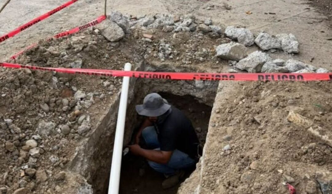 Cazones: Restablecen el suministro de agua potable en el barrio El Paraíso