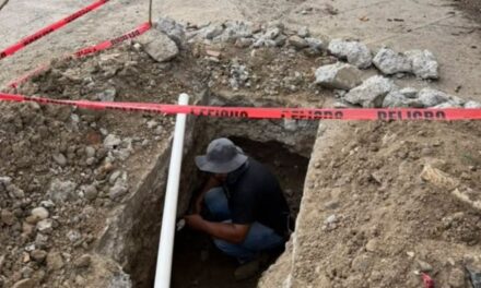 Cazones: Restablecen el suministro de agua potable en el barrio El Paraíso