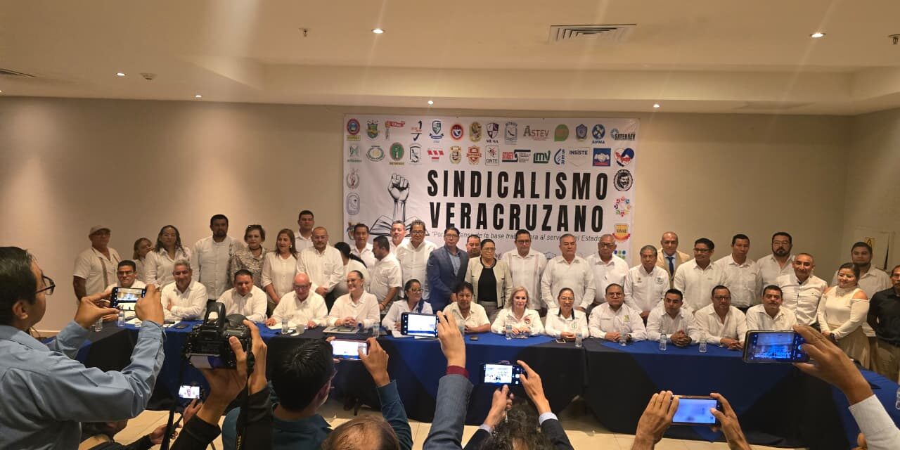 Sindicatos de Veracruz reclaman al IPE por pensiones más bajas; acuerdan mesa permanente