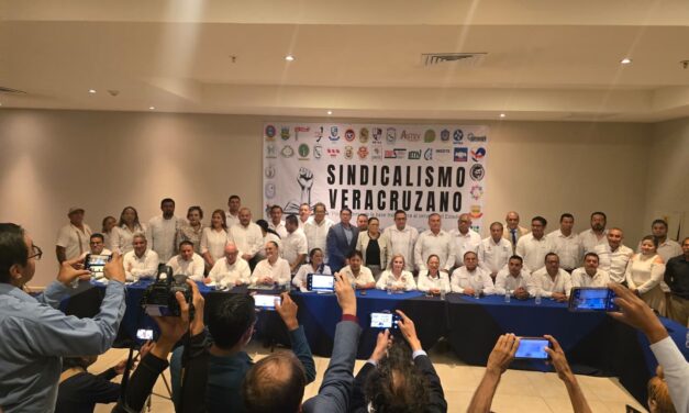 Sindicatos de Veracruz reclaman al IPE por pensiones más bajas; acuerdan mesa permanente