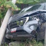 Camioneta del INPI colisiona contra postes en la Álamo–Llano Enmedio
