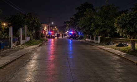 Abandonan dos cuerpos embolsados en la carretera Naranjos–Tamiahua