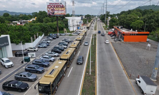 Inaugura Rocío Nahle servicio Totonaco con 40 autobuses en Poza Rica