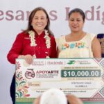 Encabeza Gobernadora Rocío Nahle entrega de créditos ApoyArte a más de mil artesanas en Papantla