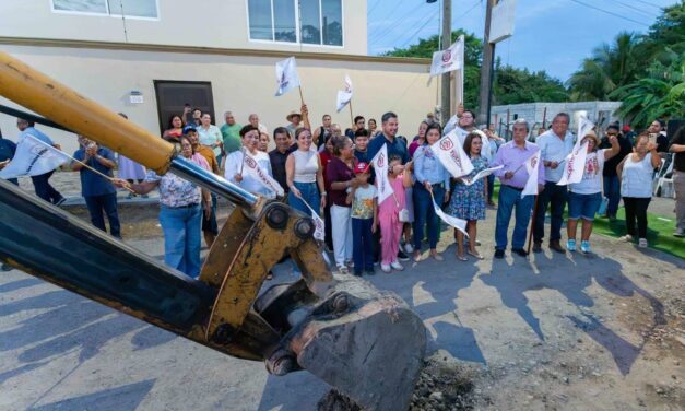 INICIA GOBIERNO DE TUXPAN CONSTRUCCIÓN DE GUARNICIONES Y BANQUETAS EN LA COLONIA ARBOLEDA